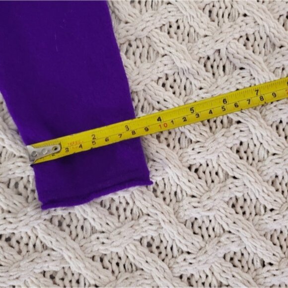 Ellen Tracy 100٪ Extra Fine Merino Wool Deep Purple Knit V neck Sweater (XS fit) - Picture 12 of 13